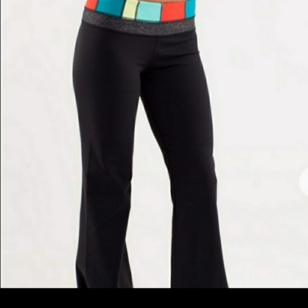 🥳HP🥳Lululemon Stripped Reversible Flare Leggings